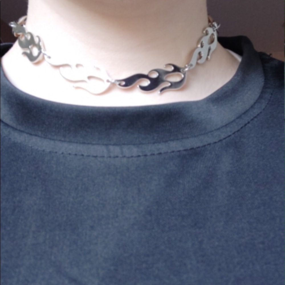 Fire Flame Hot Silver Necklace & Bracelet - Picture 3 of 8